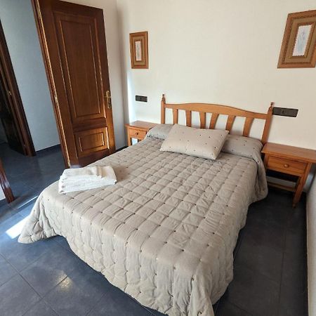 Vivienda Turistica Vacacional Maricarmen Hotel Arou Exterior photo