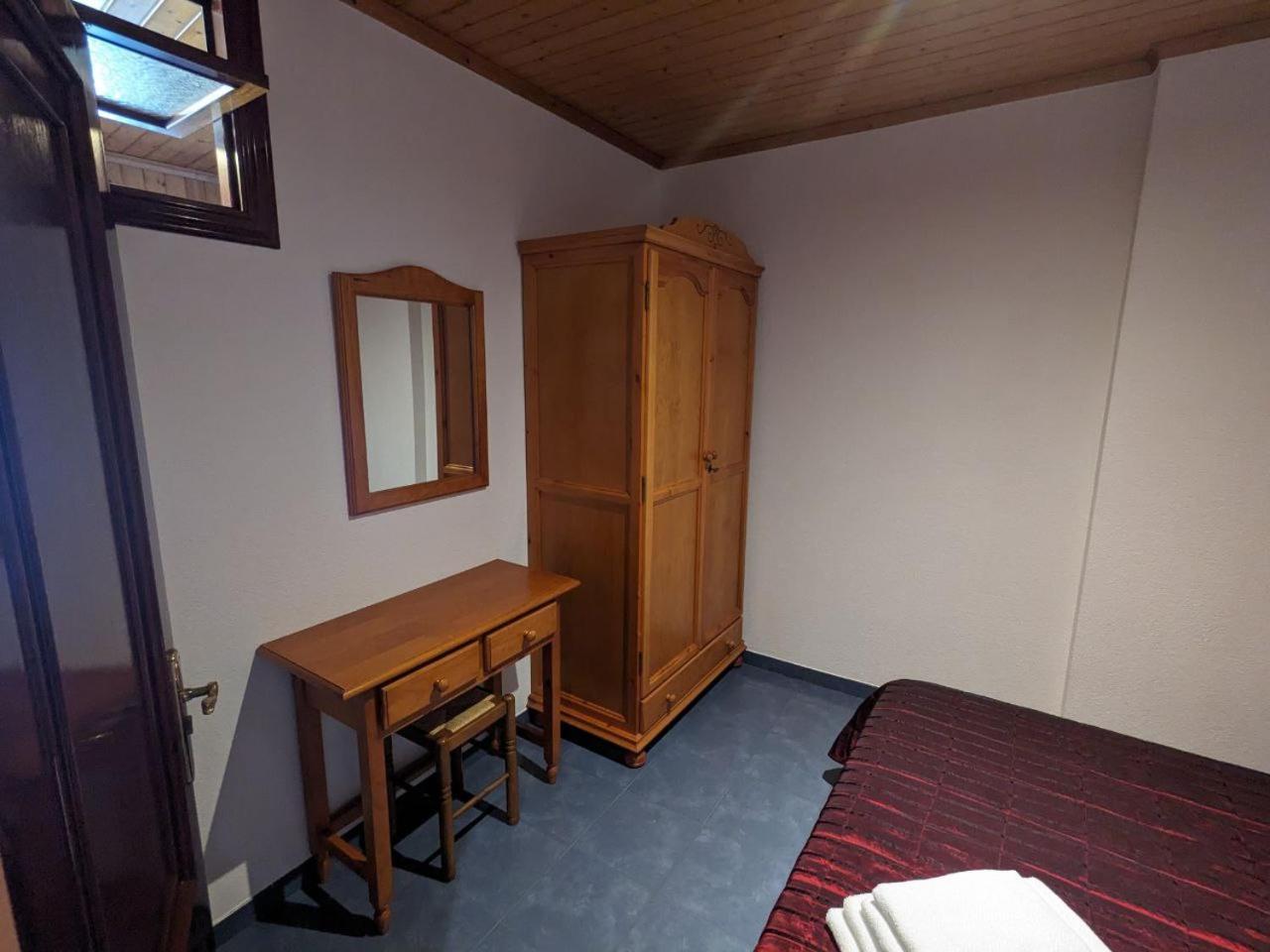 Vivienda Turistica Vacacional Maricarmen Hotel Arou Exterior photo