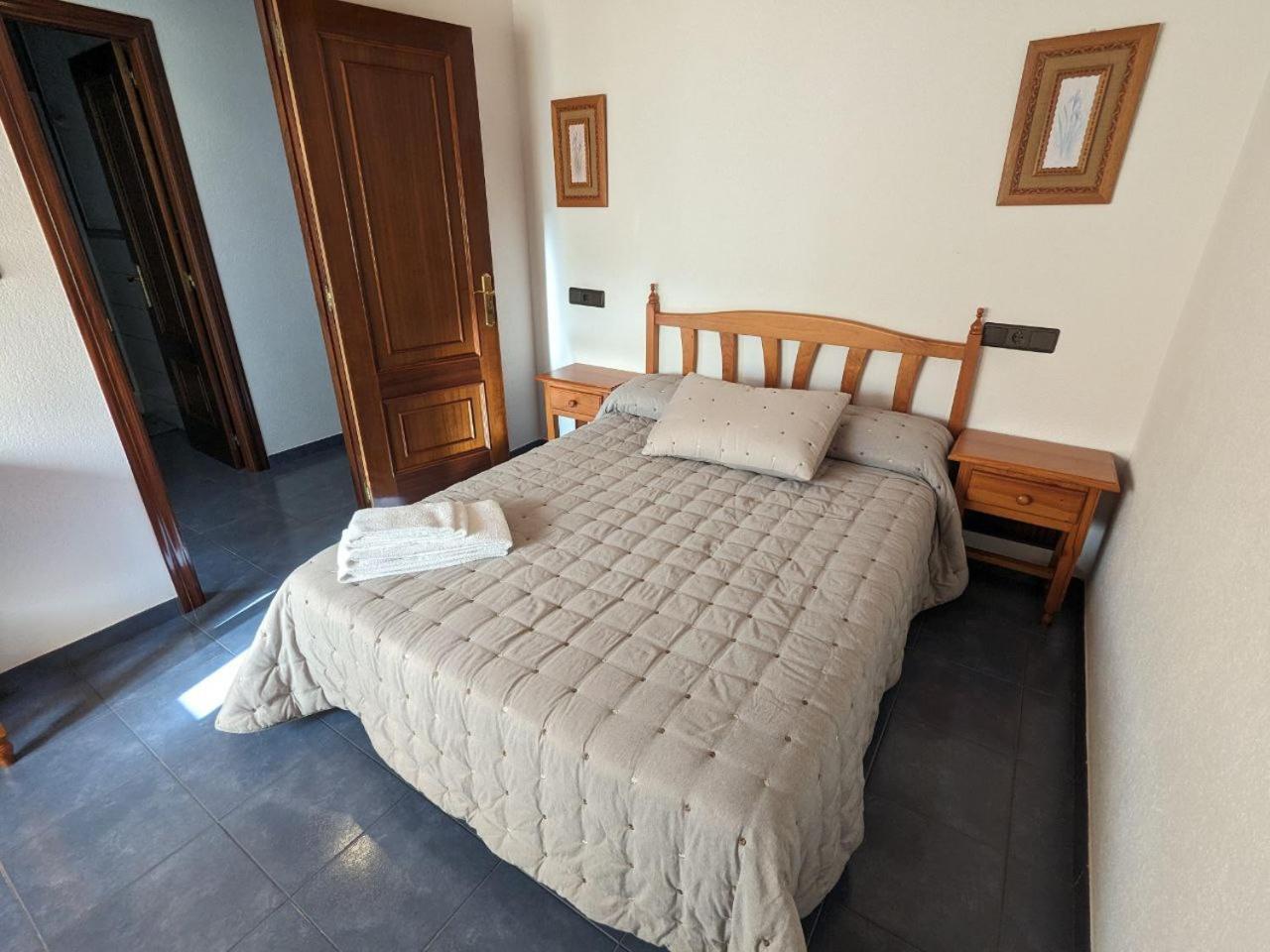 Vivienda Turistica Vacacional Maricarmen Hotel Arou Exterior photo